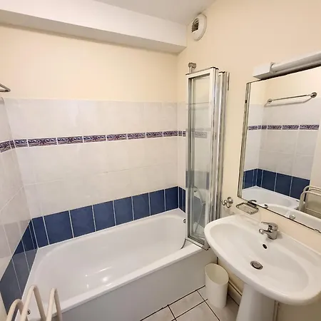 Cosy Avec Piscine Et Parking Proche - Fr-1-92-954 Les Sables-dʼOlonne